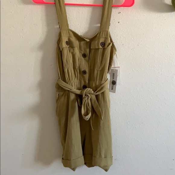 Urban Outfitters Romper - Picture 2 of 3